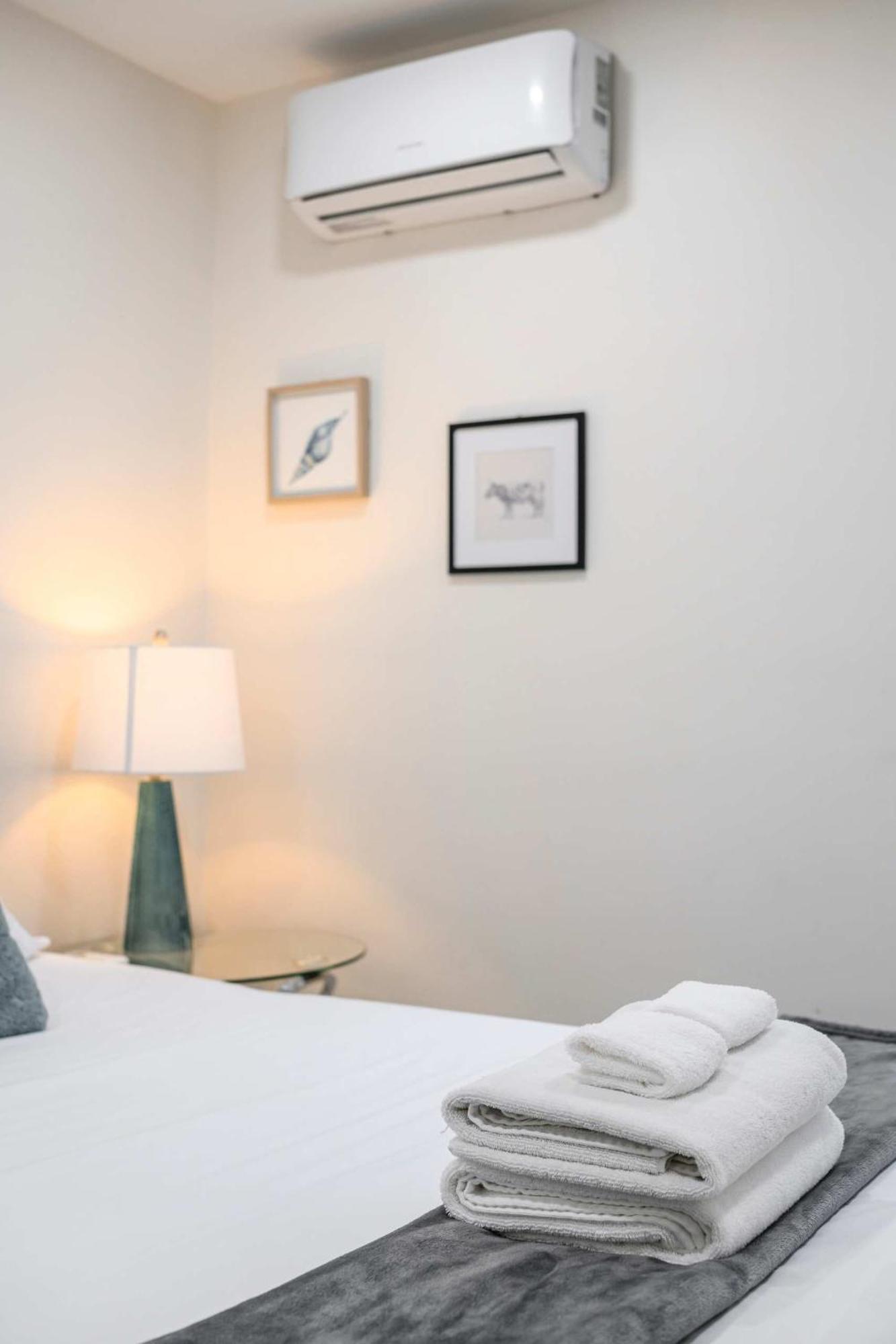 New Renovated 2B2B Apt Self Checkin Free Parking 1 Pasadena Kültér fotó
