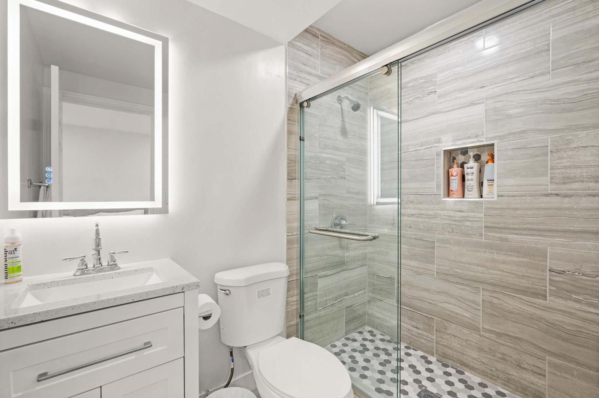 New Renovated 2B2B Apt Self Checkin Free Parking 1 Pasadena Kültér fotó